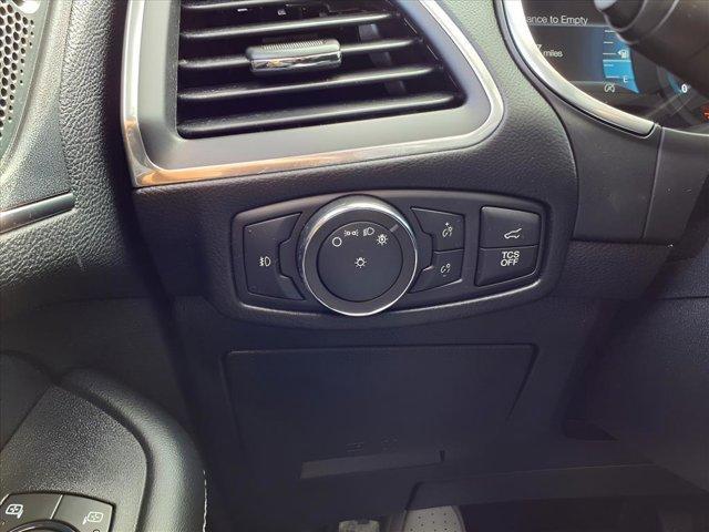 Photo of 2021 Iconic Silver Metallic Ford Edge