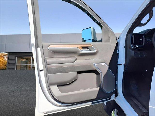 Photo of 2024 Summit White Chevrolet Silverado 2500
