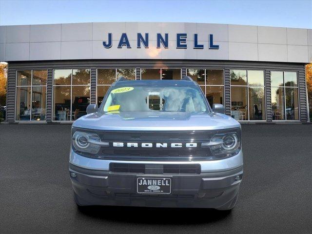 Photo of 2023 Iconic Silver Metallic Ford Bronco Sport