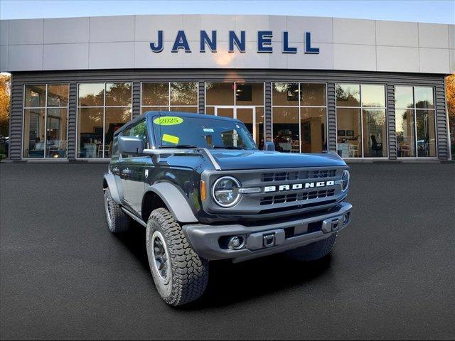 Photo of 2025 Black Ford Bronco