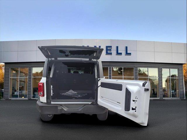 Photo of 2025 White Ford Bronco