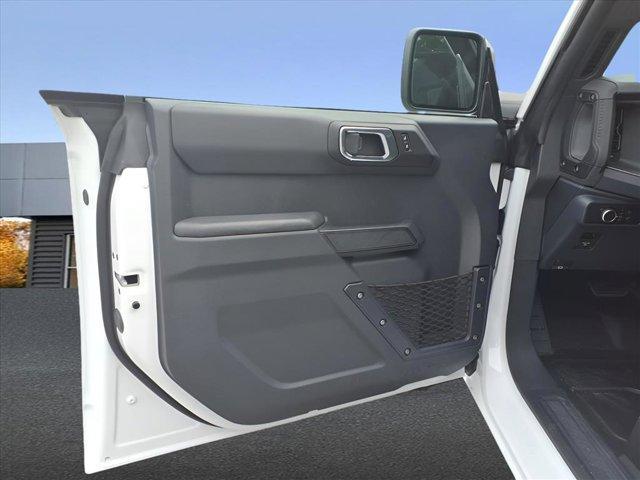Photo of 2025 White Ford Bronco