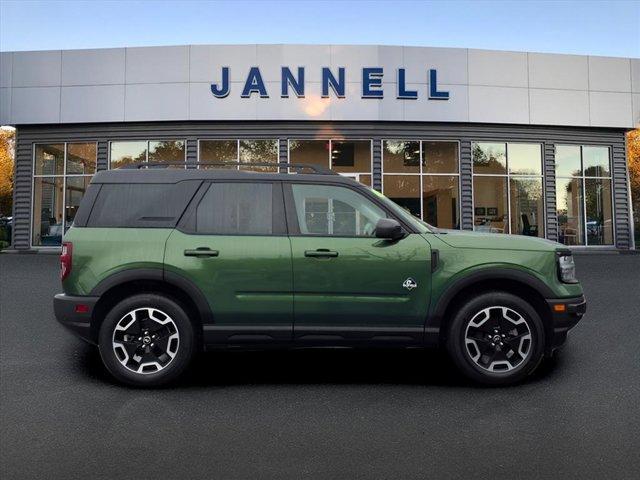 Photo of 2024 Eruption Green Metallic Ford Bronco Sport