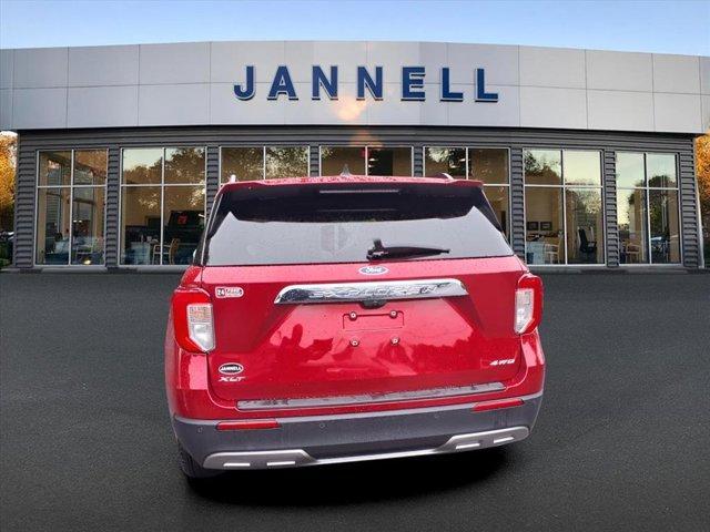 Photo of 2022 Rapid Red Metallic Tinted Clearcoat Ford Explorer