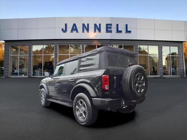 Photo of 2023 Shadow Black Ford Bronco