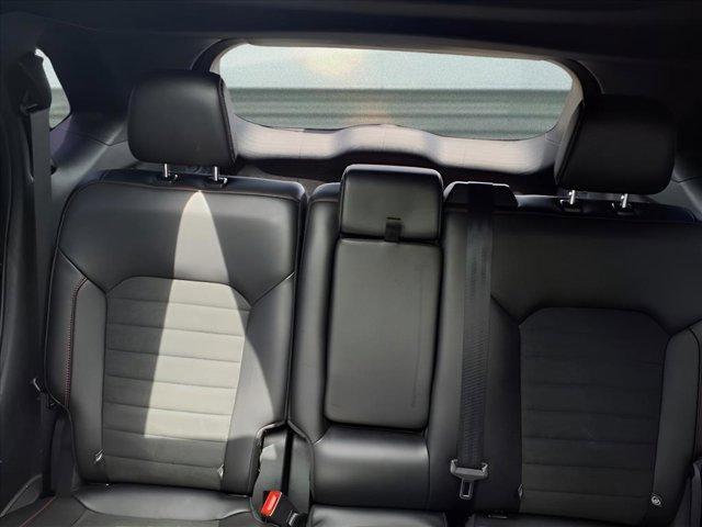 Photo of 2022 Star White Ford Edge