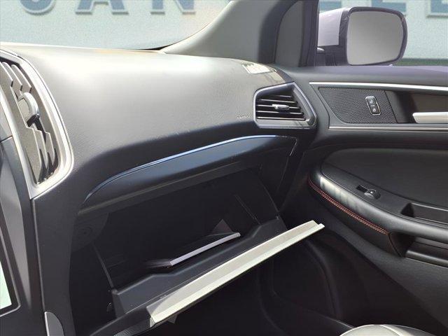 Photo of 2022 Star White Ford Edge