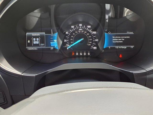 Photo of 2022 Star White Ford Edge