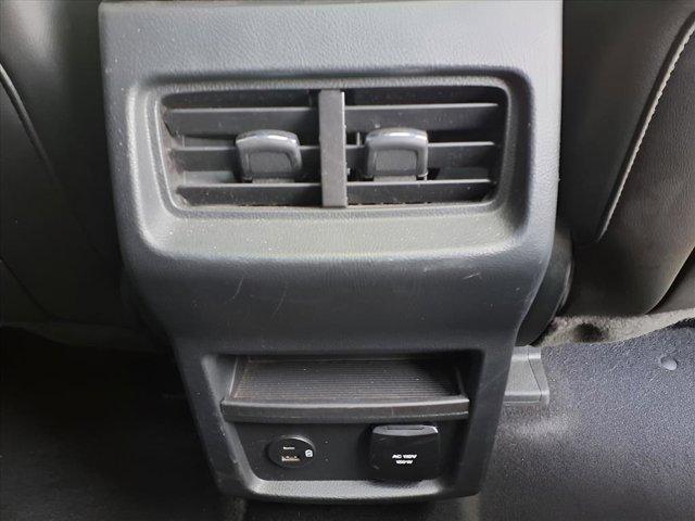 Photo of 2022 Star White Ford Edge
