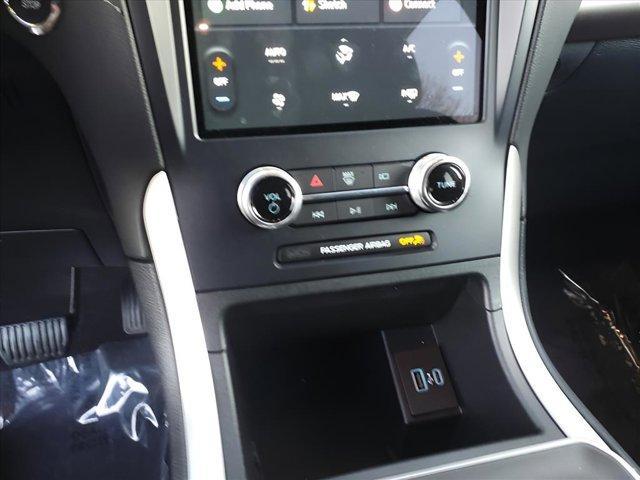 Photo of 2024 Iconic Silver Metallic Ford Edge