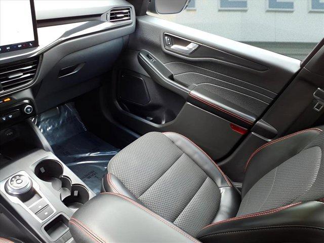 Photo of 2023 Cinnabar Red Metallic Ford Escape