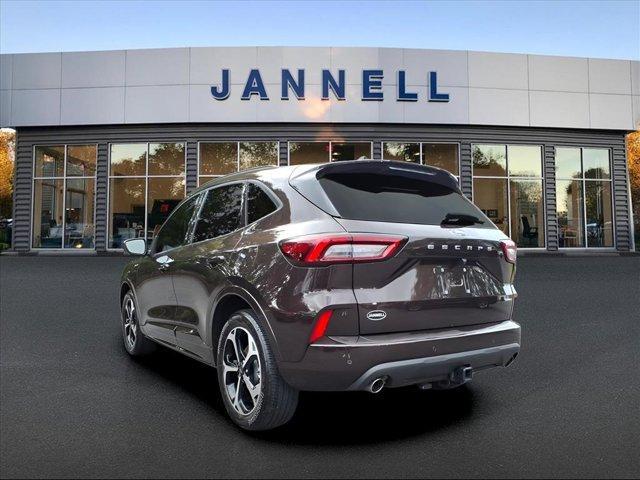 Photo of 2023 Cinnabar Red Metallic Ford Escape