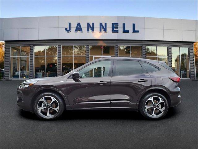 Photo of 2023 Cinnabar Red Metallic Ford Escape