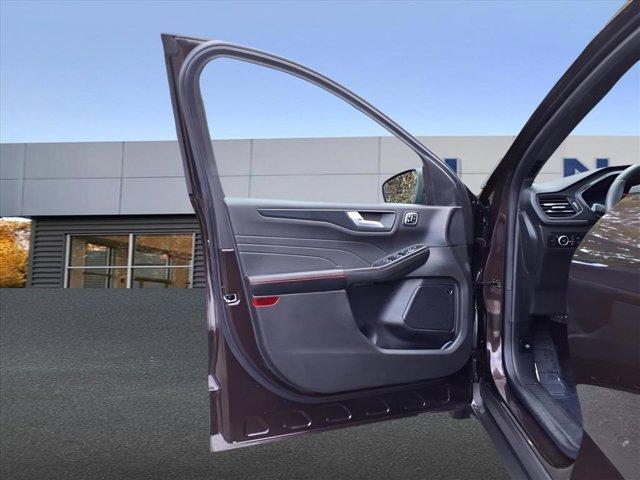 Photo of 2023 Cinnabar Red Metallic Ford Escape