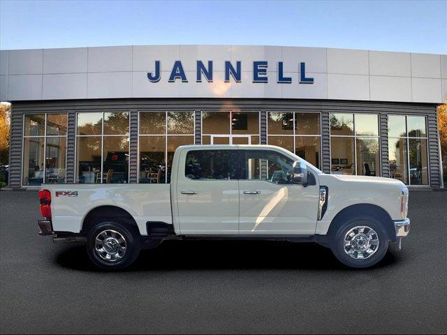 Photo of 2023 Star White Ford F-250