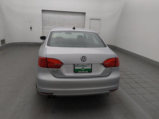 Photo of 2014 Reflex Silver Metallic Volkswagen Jetta