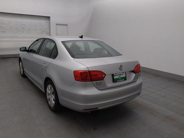 Photo of 2014 Reflex Silver Metallic Volkswagen Jetta