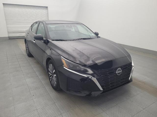 Photo of 2023 Super Black Nissan Altima