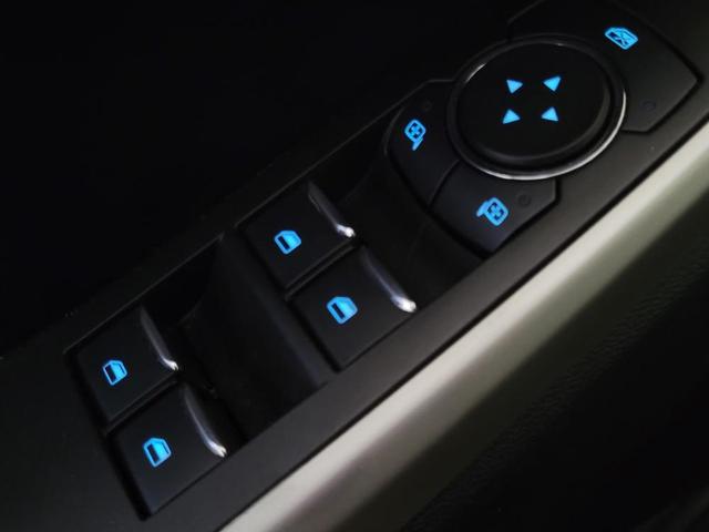 Photo of 2021 Agate Black Metallic Ford Explorer
