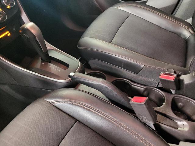 Photo of 2019 Summit White Chevrolet Trax