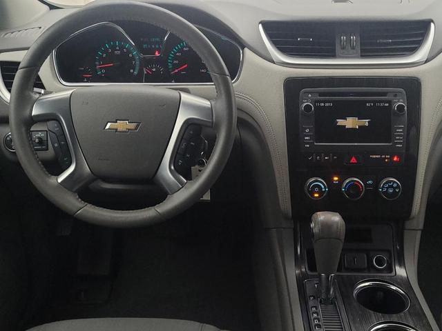 Photo of 2017 White Chevrolet Traverse