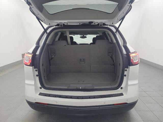 Photo of 2017 White Chevrolet Traverse