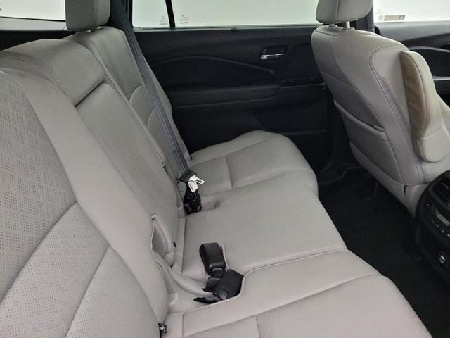 Photo of 2019 Obsidian Blue Pearl Honda Passport