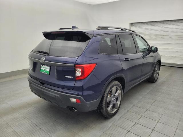 Photo of 2019 Obsidian Blue Pearl Honda Passport