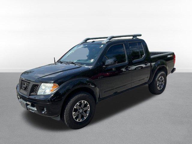 Photo of 2015 Black Nissan Frontier