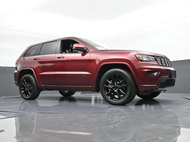 Photo of 2021 Velvet Red Pearlcoat Jeep Grand Cherokee