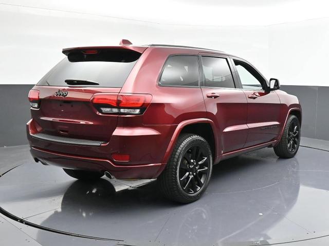 Photo of 2021 Velvet Red Pearlcoat Jeep Grand Cherokee