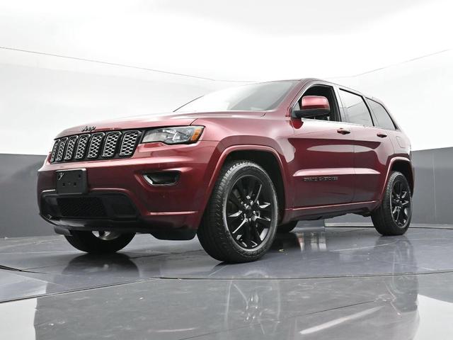 Photo of 2021 Velvet Red Pearlcoat Jeep Grand Cherokee