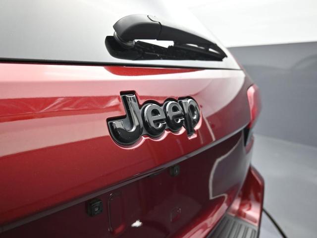 Photo of 2021 Velvet Red Pearlcoat Jeep Grand Cherokee