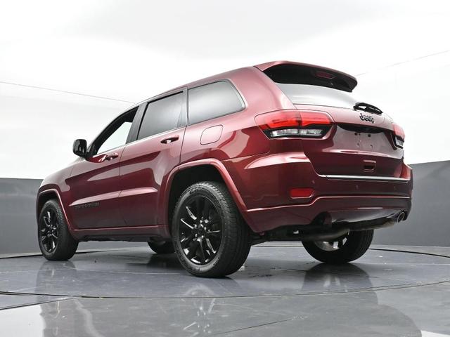 Photo of 2021 Velvet Red Pearlcoat Jeep Grand Cherokee