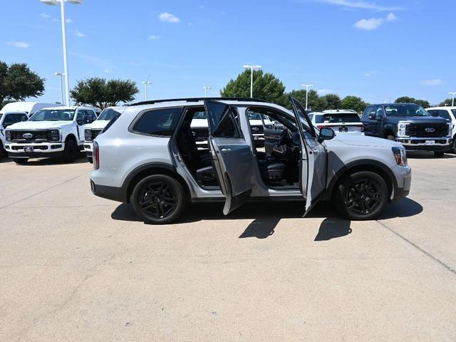 Photo of 2024 Wolf Gray Kia Telluride