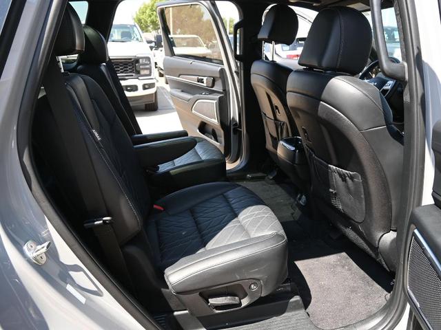 Photo of 2024 Wolf Gray Kia Telluride