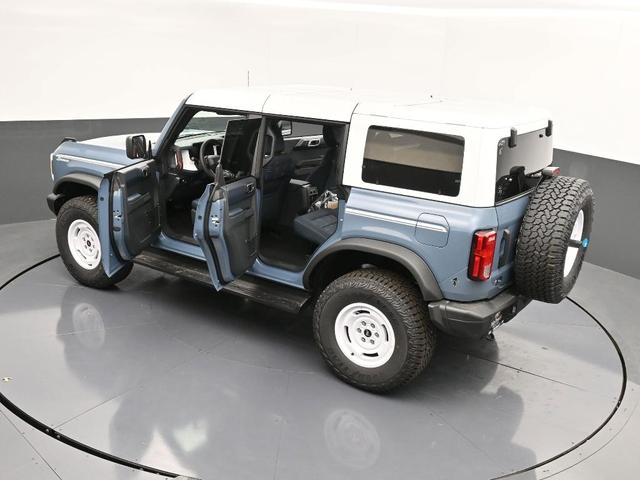 Photo of 2025 Azure Gray Metallic Ford Bronco