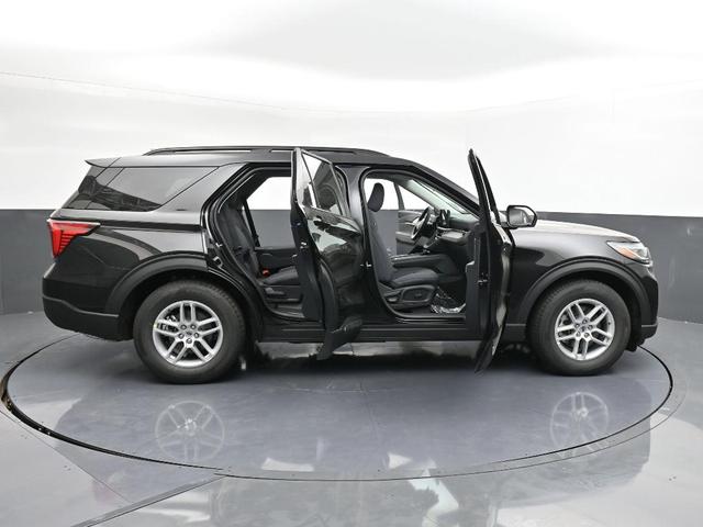 Photo of 2025 Agate Black Metallic Ford Explorer