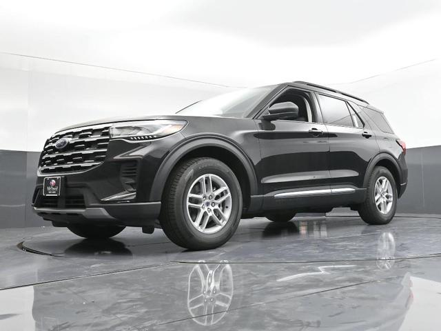 Photo of 2025 Agate Black Metallic Ford Explorer