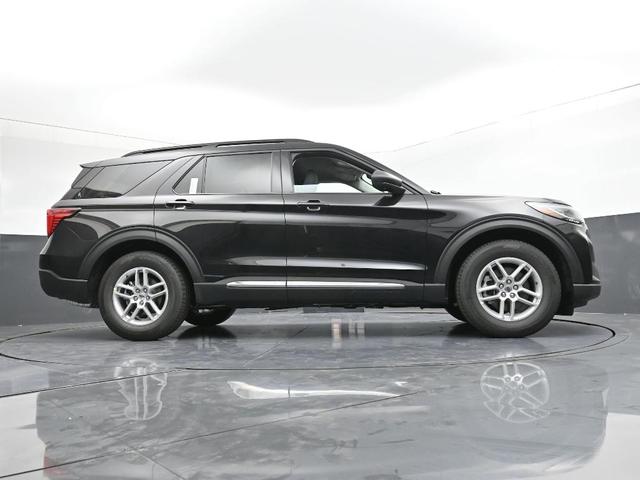 Photo of 2025 Agate Black Metallic Ford Explorer