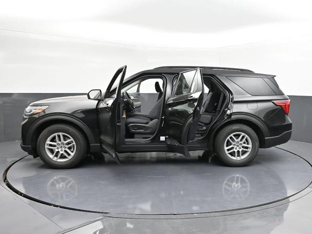 Photo of 2025 Agate Black Metallic Ford Explorer