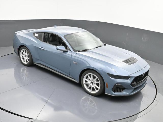 Photo of 2025 Vapor Blue Metallic Ford Mustang