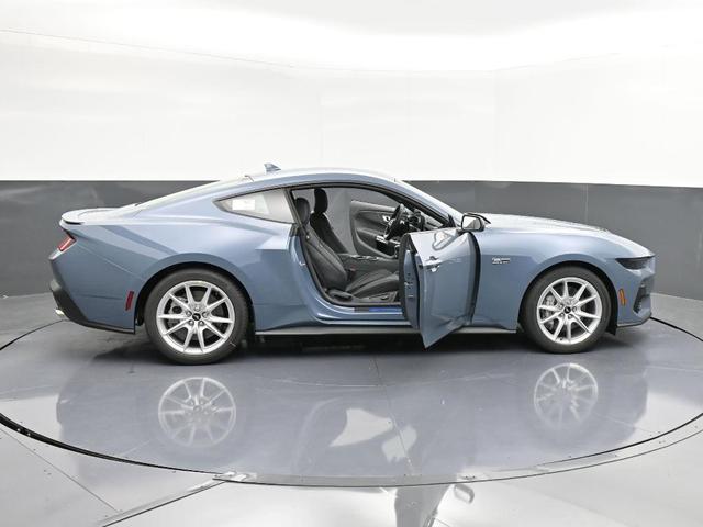 Photo of 2025 Vapor Blue Metallic Ford Mustang
