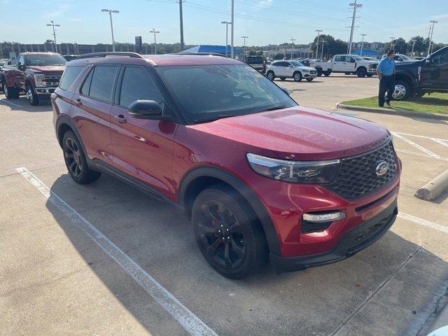 Photo of 2023 Rapid Red Metallic Tinted Clearcoat Ford Explorer