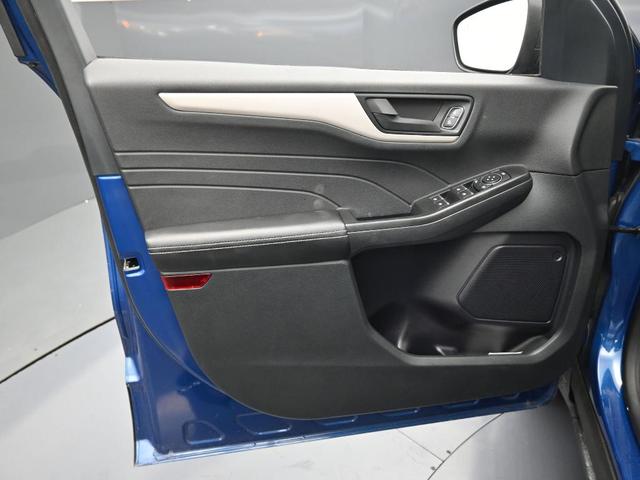 Photo of 2022 Atlas Blue Metallic Ford Escape
