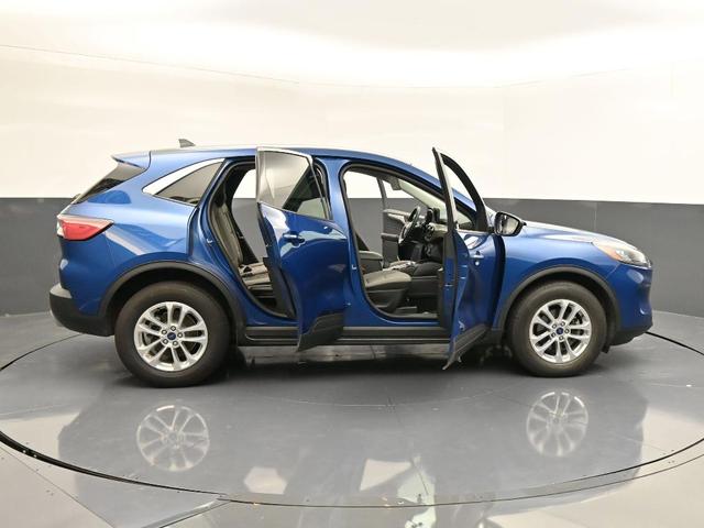 Photo of 2022 Atlas Blue Metallic Ford Escape
