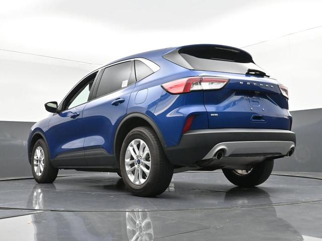 Photo of 2022 Atlas Blue Metallic Ford Escape