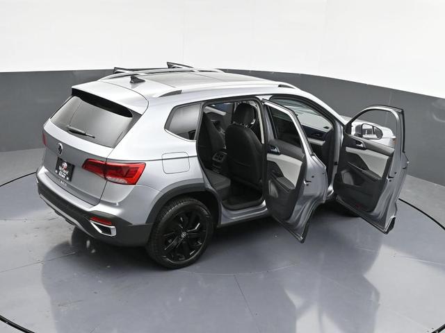 Photo of 2024 Pyrite Silver Metallic Volkswagen Taos