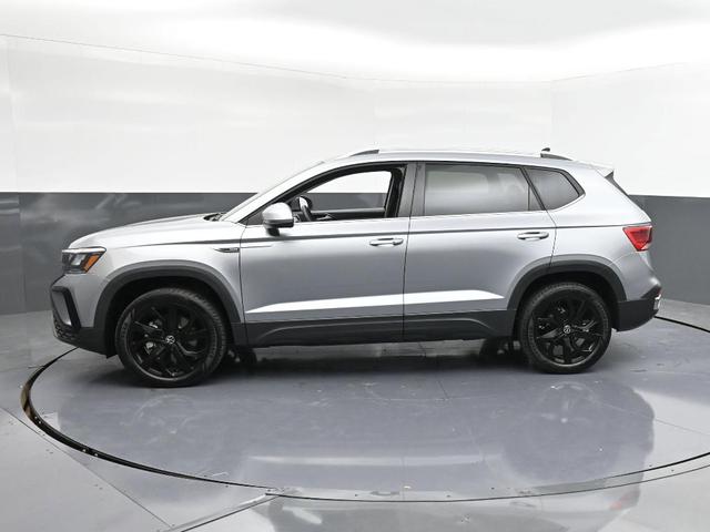 Photo of 2024 Pyrite Silver Metallic Volkswagen Taos