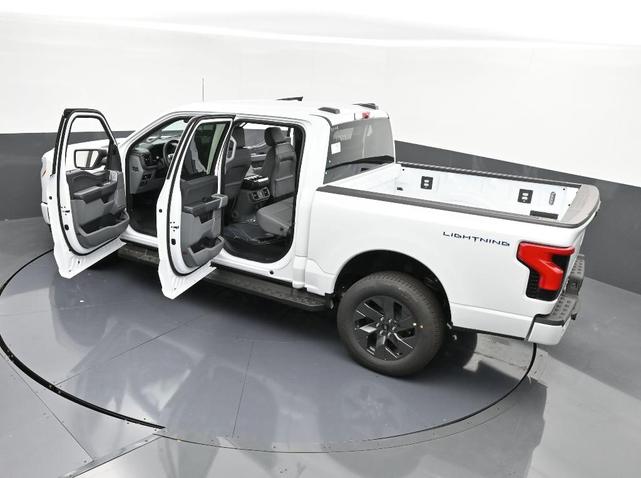 Photo of 2025 Oxford White Ford F-150 Lightning